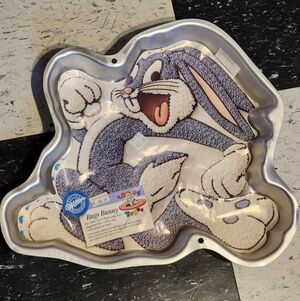 Vintage 1996 Wilton Looney Tunes Bugs Bunny Running Cake Pan 2105-3000